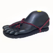 Load image into Gallery viewer, Huarachi #01 / vibram sole / Black x Wine red