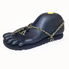 Load image into Gallery viewer, Huarachi #01 / vibram sole / Digital camo